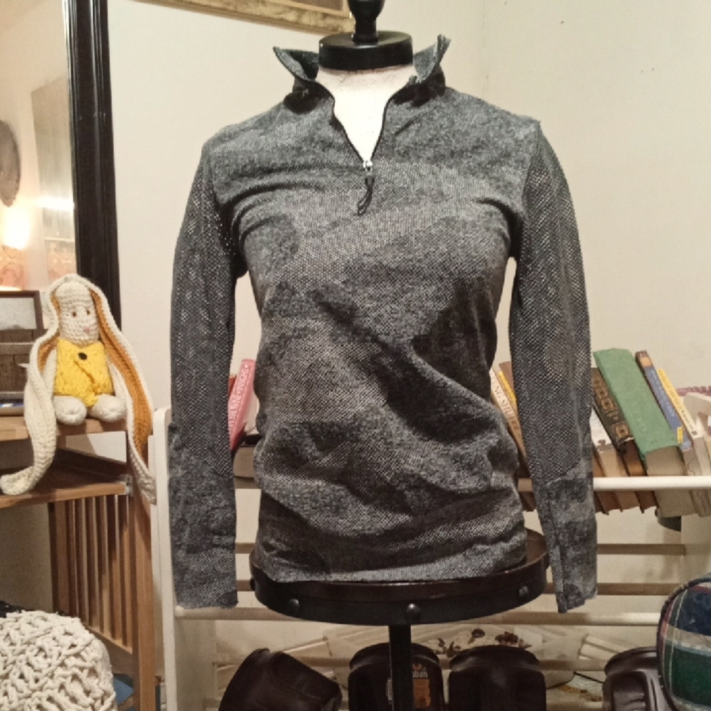 Womans Sweater Sz Med Gray Quarter-Zip Athletic Top Workout Long Mesh Sleeves